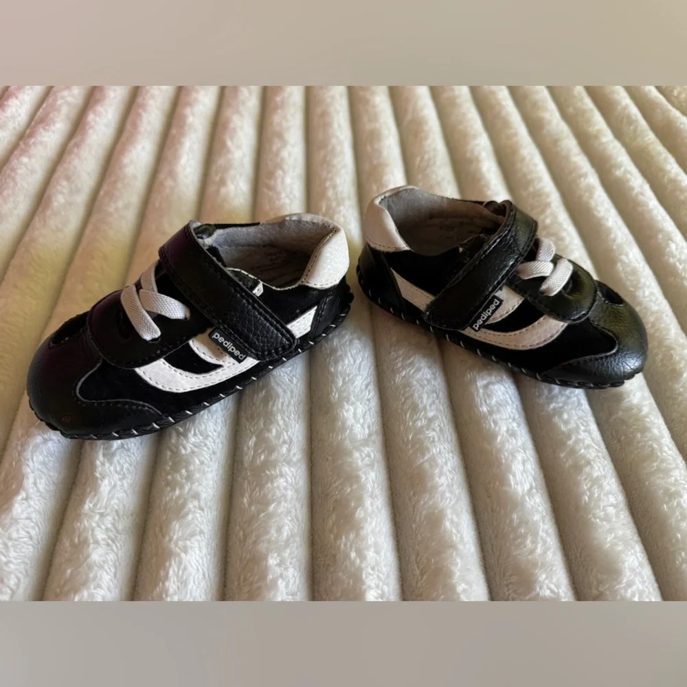 Pediped Black and White Baby Walker Shoes Size 18-24 Months